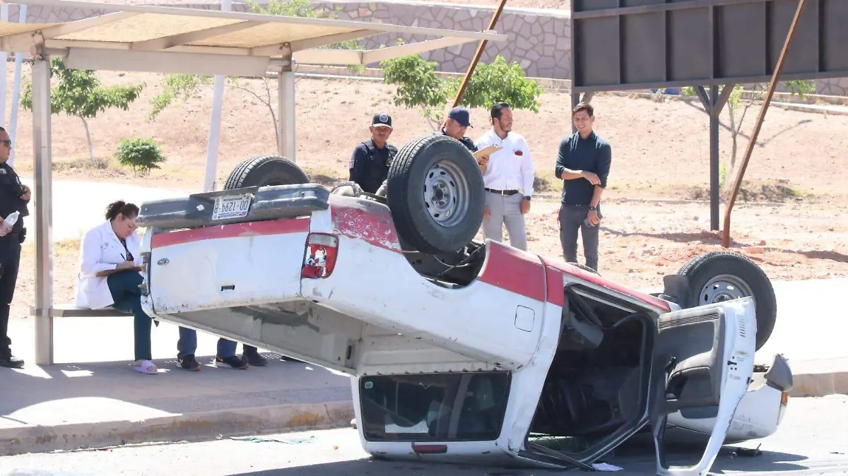 volcadura choque accidente