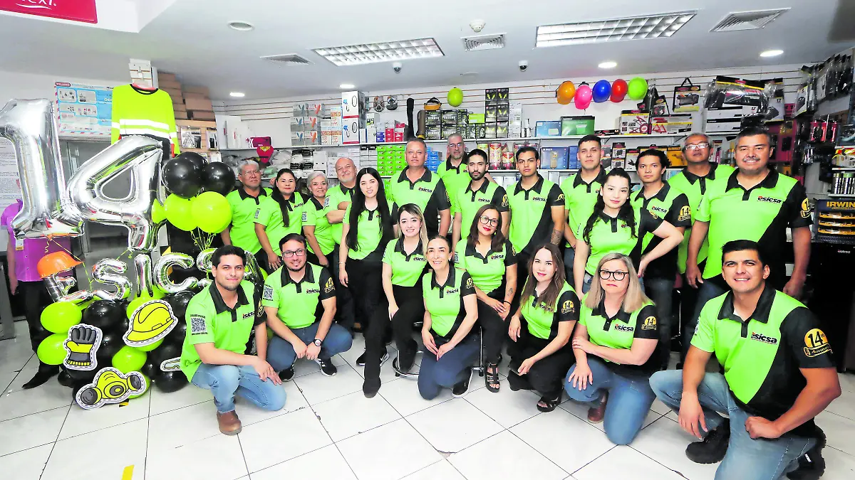 PRINCIPAL Grupo de colaboradores  de la empresa_CMYK