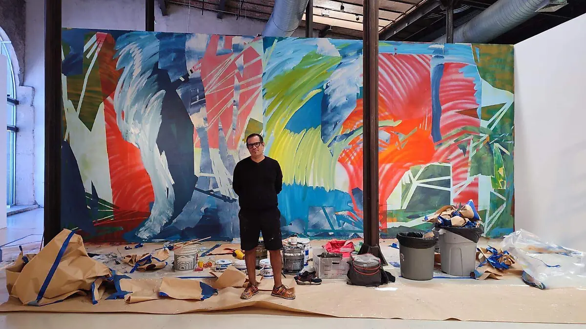 La muestra está integrada por 32 piezas pictóricas abstractas