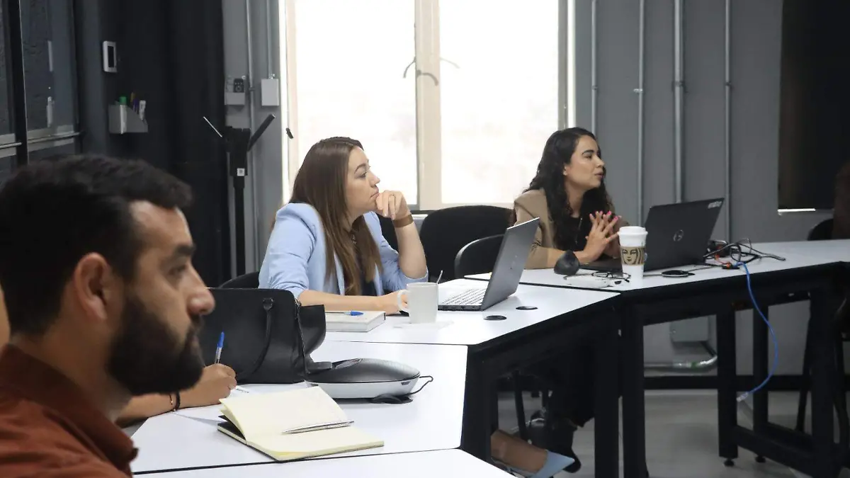 mesas de trabajo implan