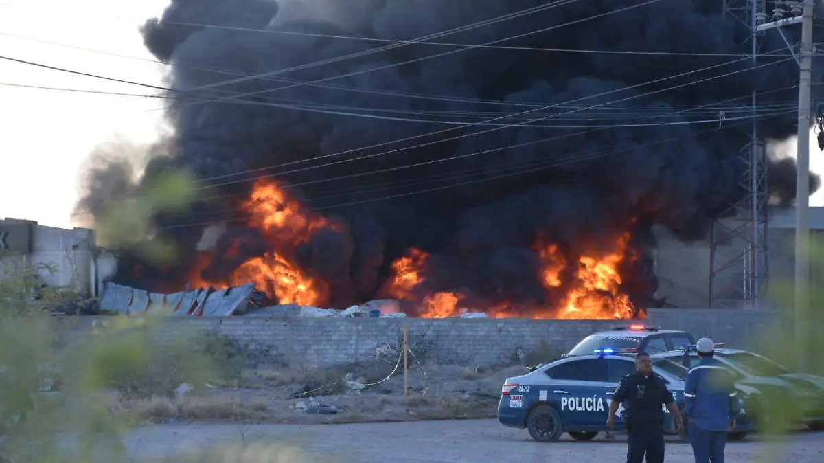 incendio bodega de plásticos 