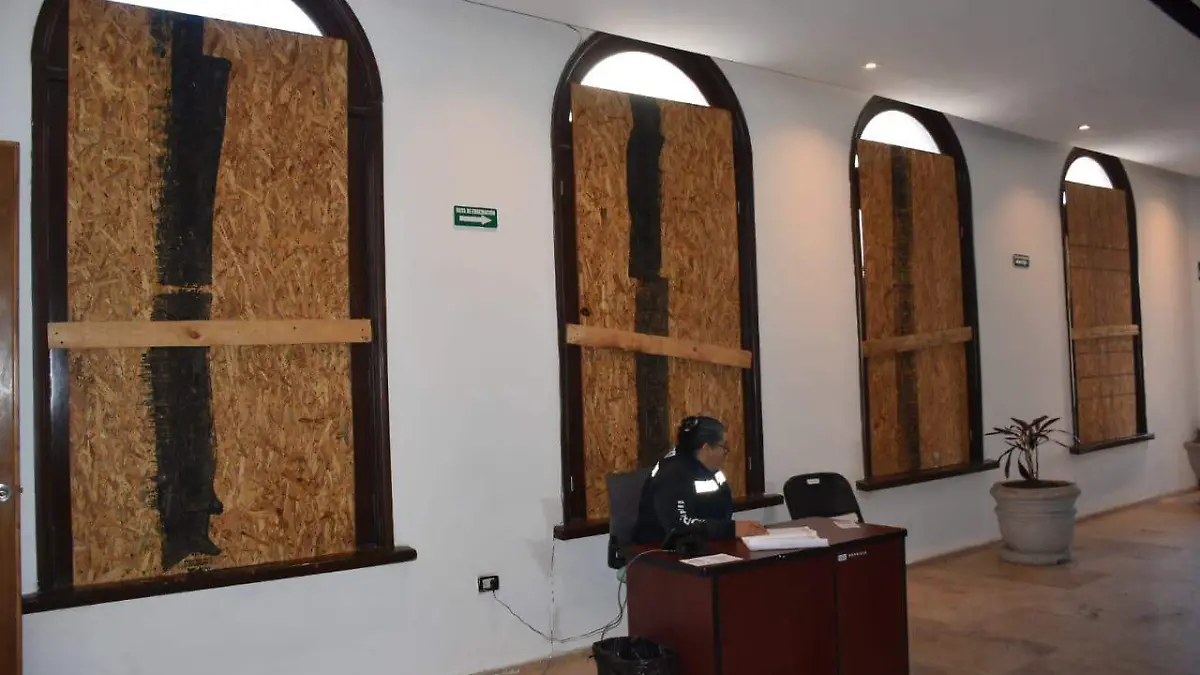 protegen edificios día de la mujer