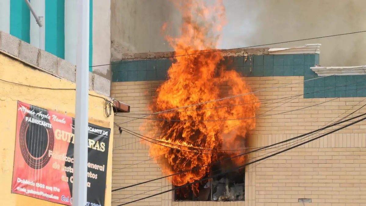 incendio fuego llamas edificio