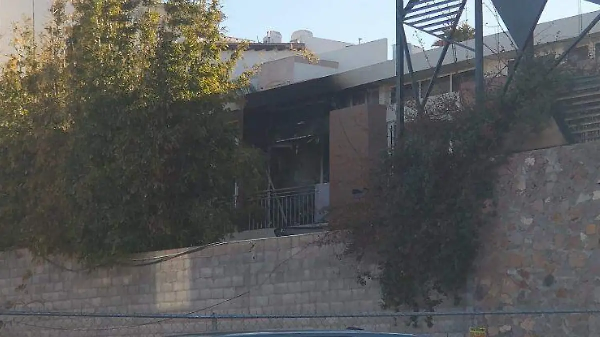 Incendio en fraccionamiento Puerta de Hierro