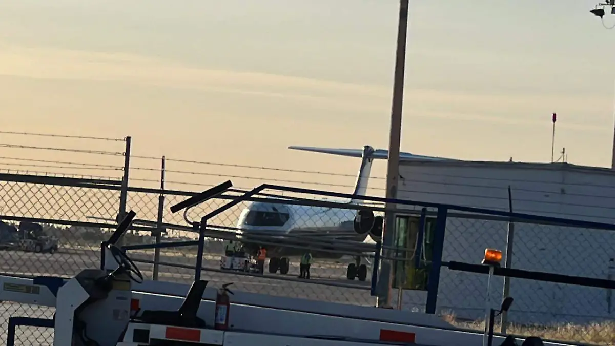 traslado de reos en avión