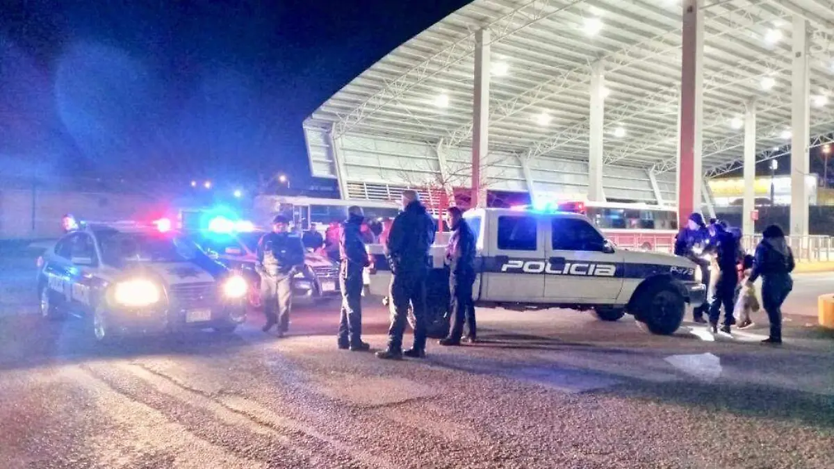 policías