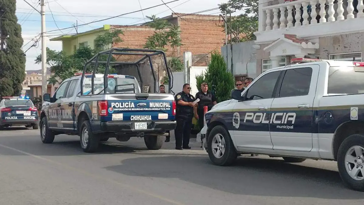 policías