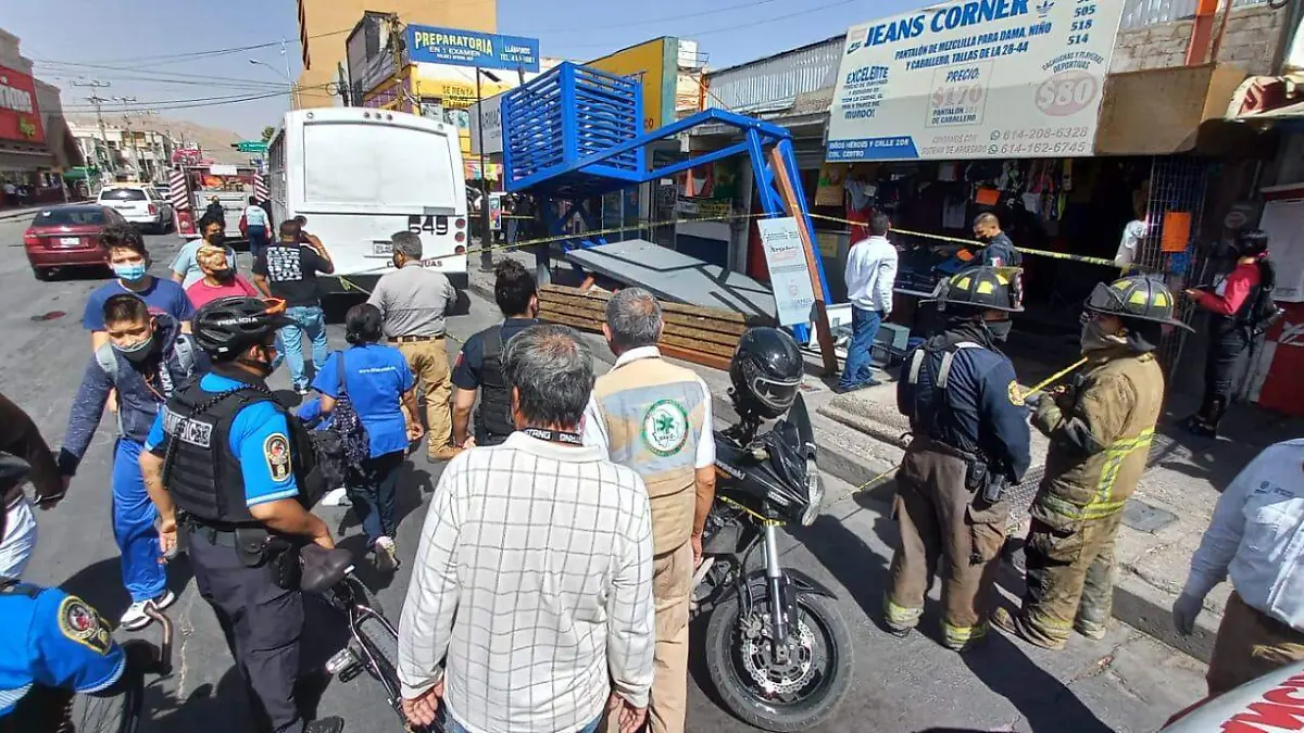 cae estructura en el centro