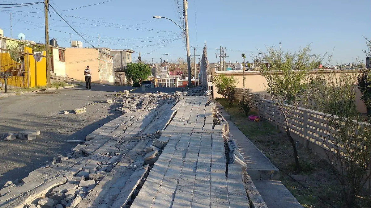 colapsa barda de casa hogar