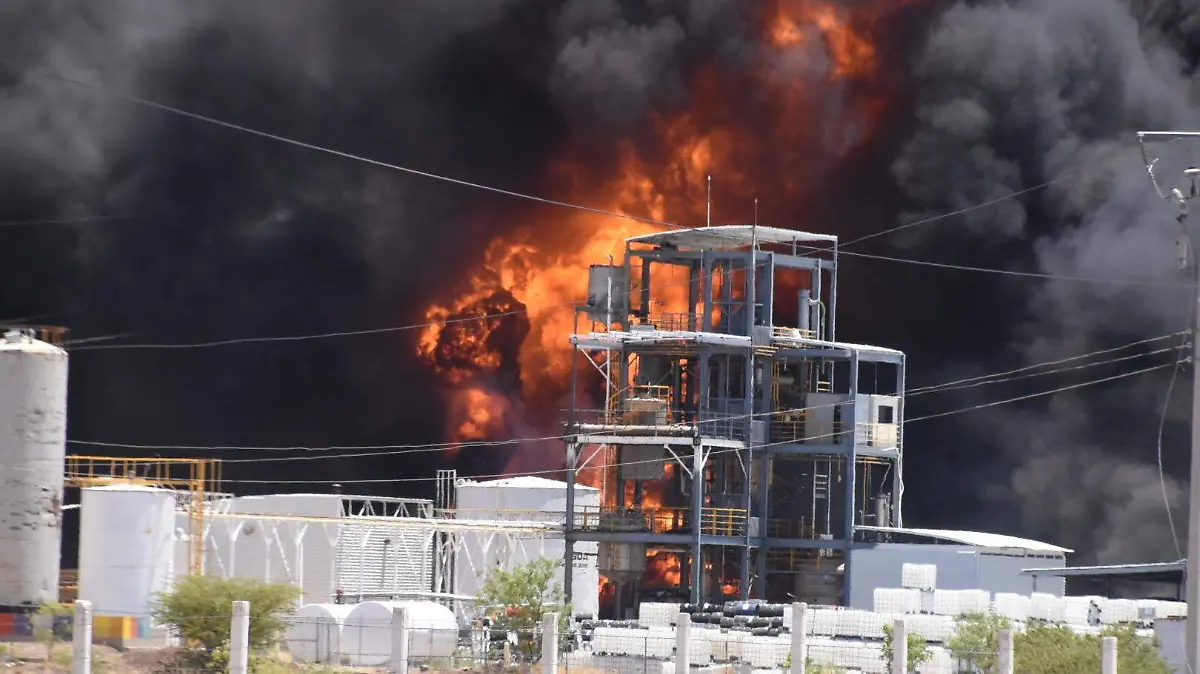 Incendio en fábrica de pinturas km194 a delicias (6)-och