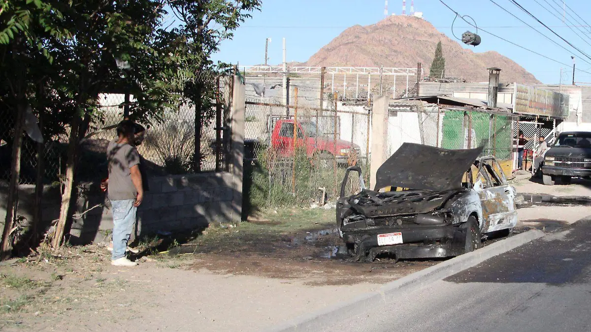 vehiculo quemado
