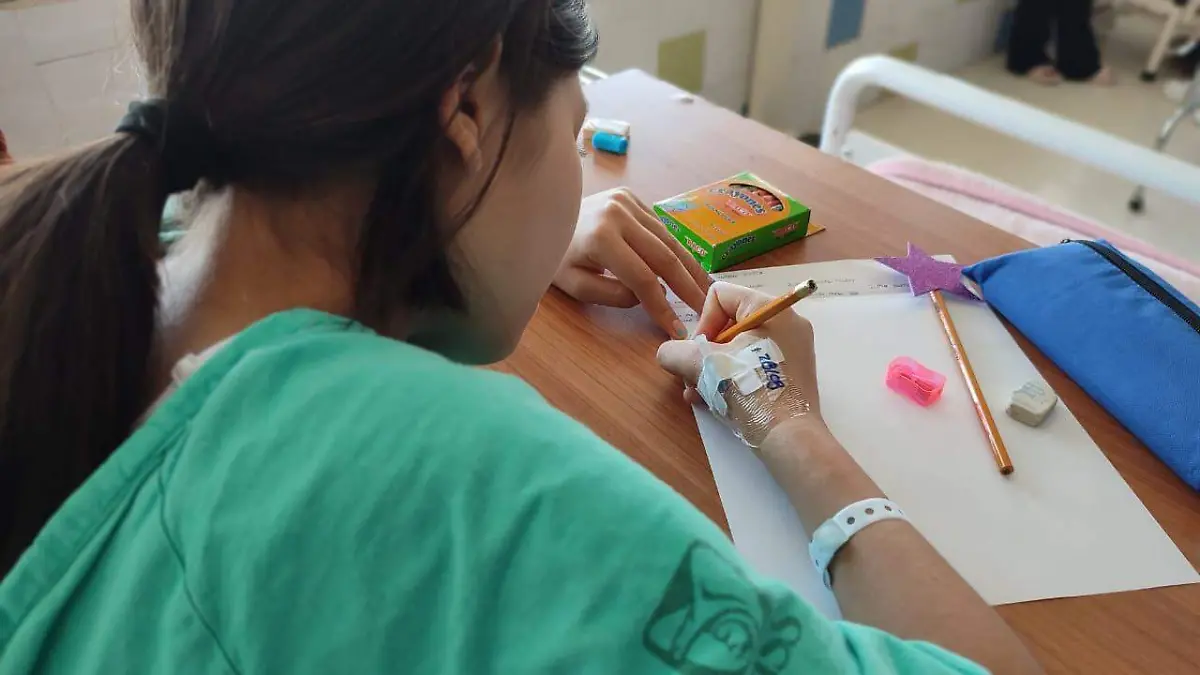 niños del imss toman clases