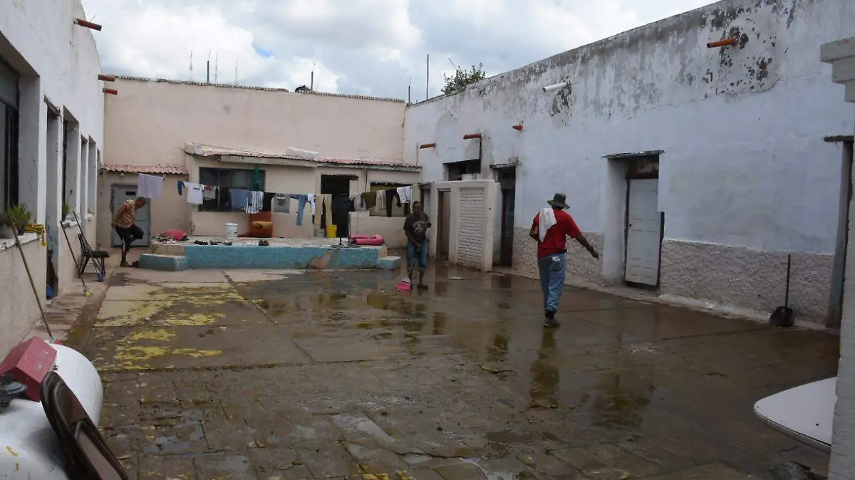 daños en albergue por lluvia