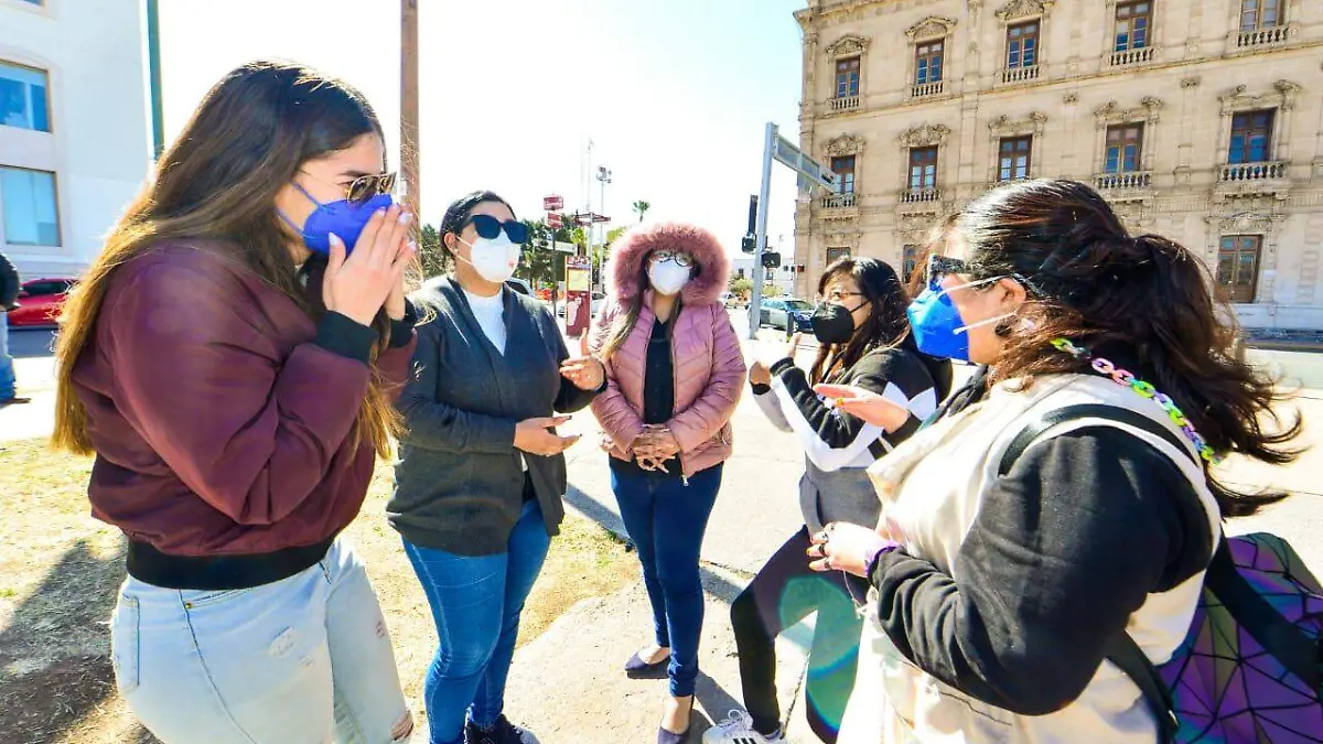 maestras se manifeistan