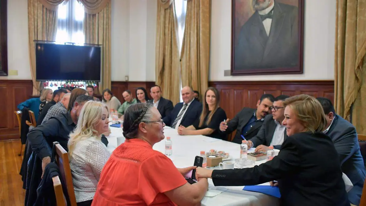 Maru Campos con la comunidad lebarón