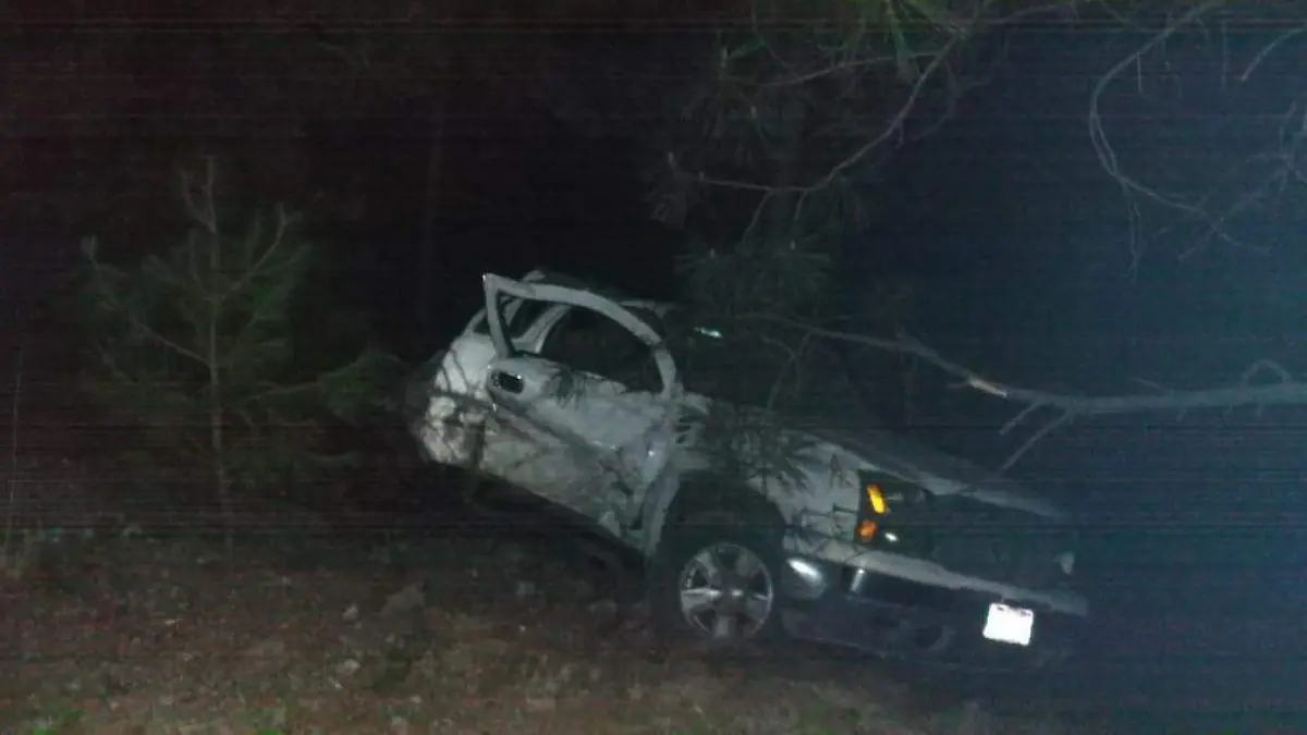Vehículo en el cual viajaban los fallecidos en Ocampo