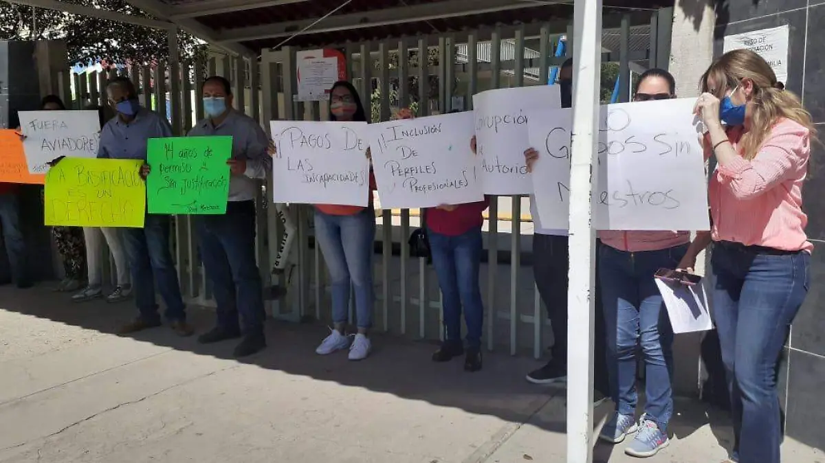 Protestan padres y maestros tecnica 42 (3)