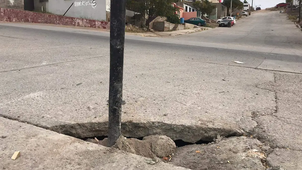 Pavimento en mal estado (2)