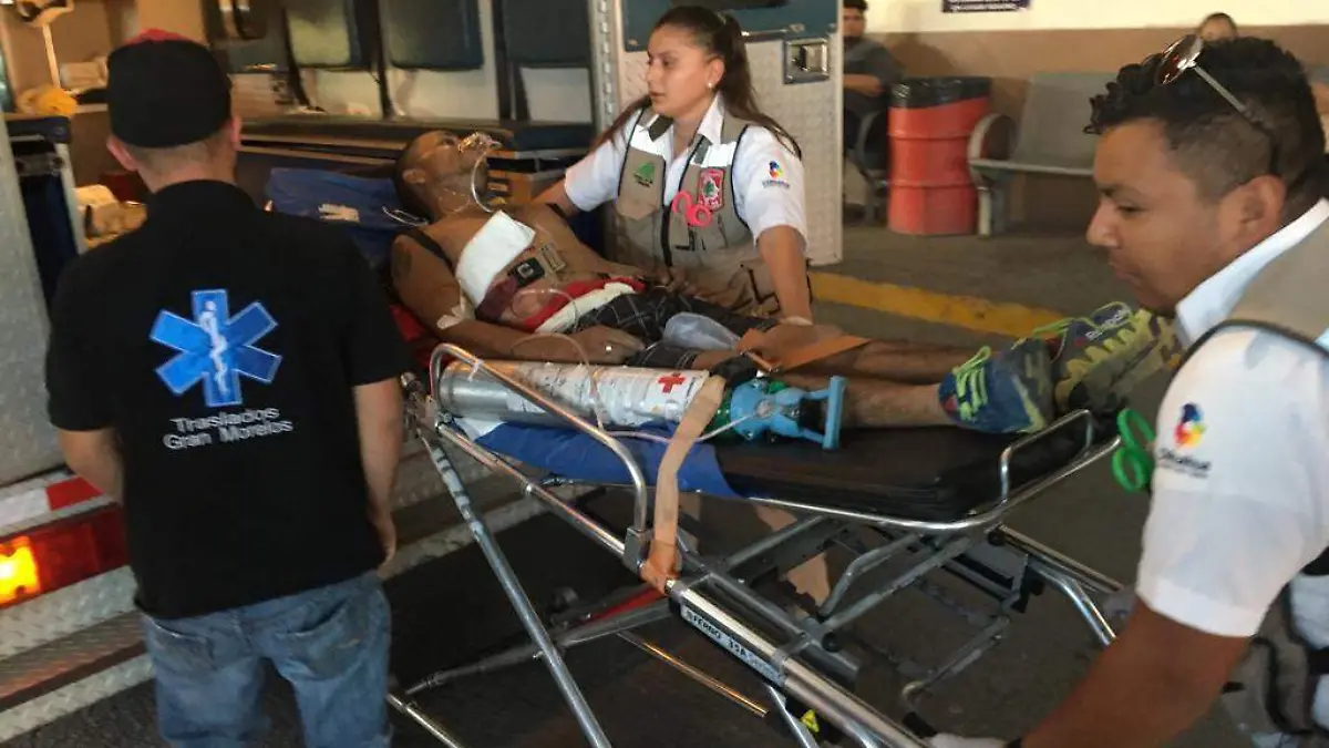 Paramedicos salvan a uno de suicidio