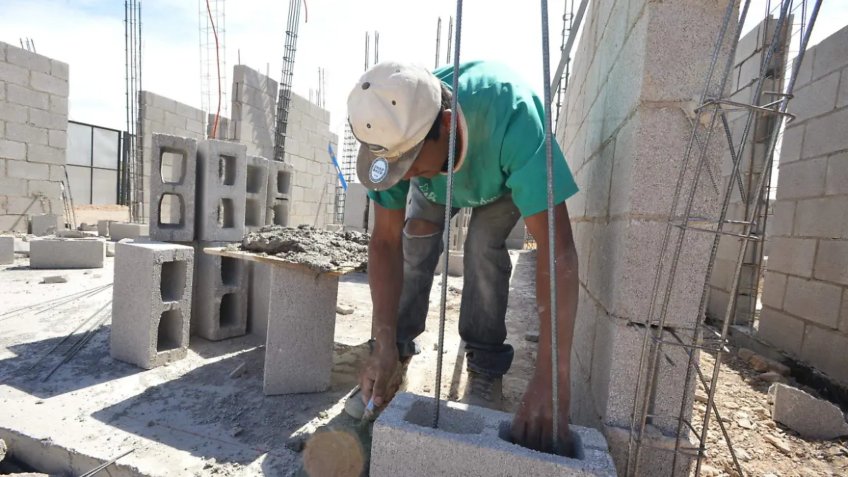 albañiles trabajando  (13)