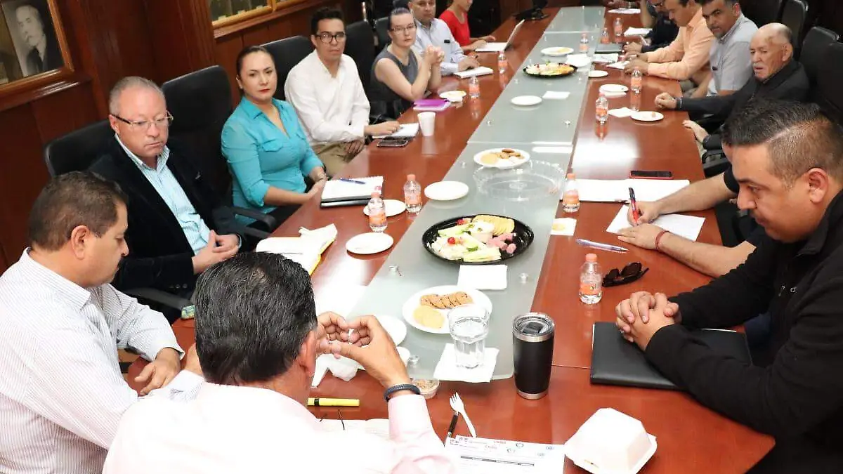 1 Crean mesa interinstitucional para prevenir la violencia intrafamiliar