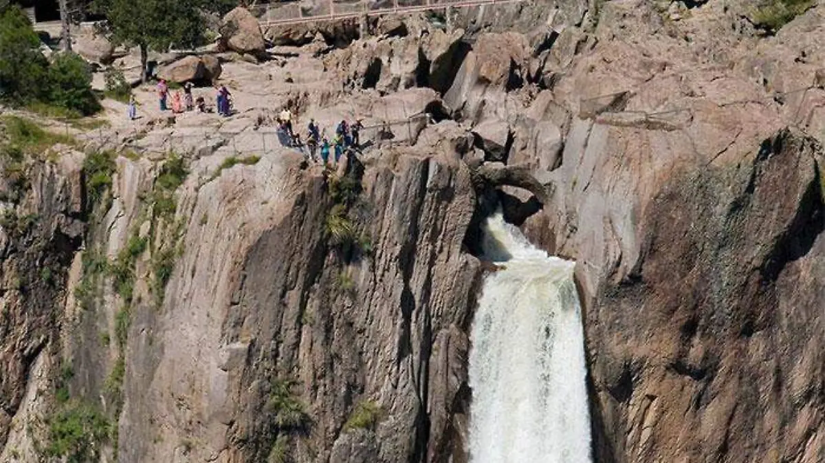 Casi 48 horas de que cayó el turista en río Basaseachi, no lo hallan