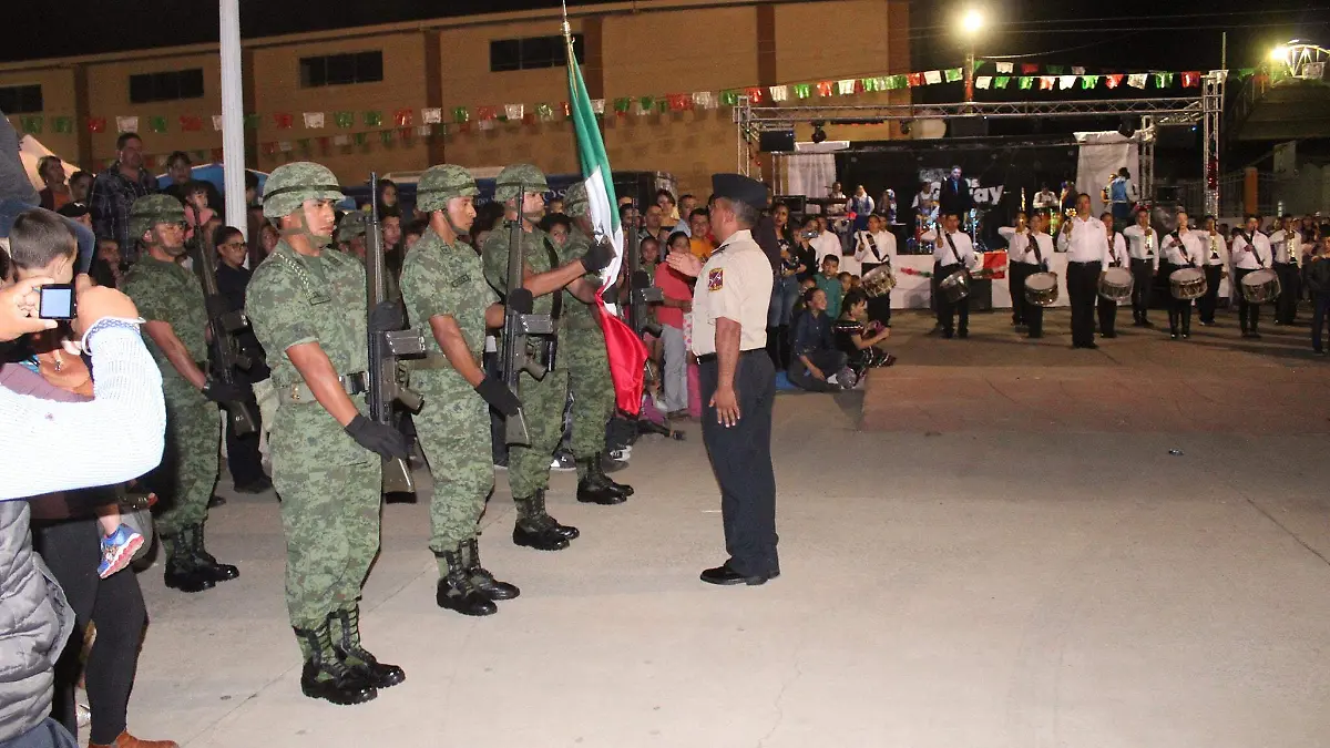 1 Todo listo para el Grito y desfile por la Independencia, en Madera