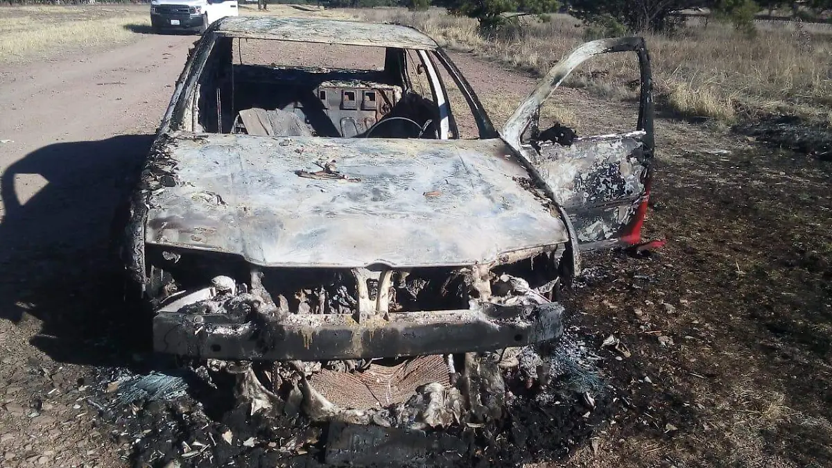 Localizan cuerpo sin vida a bordo de automóvil calcinado