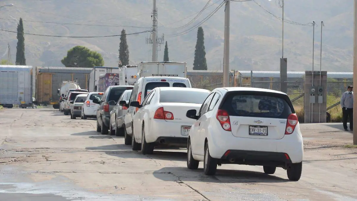 Tren genera trafico2