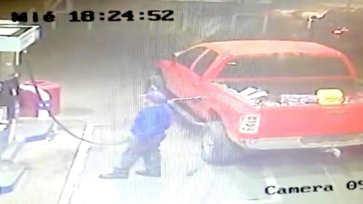 2 Cargan gasolina en Anáhuac, se van sin pagar y los detienen en Cuauhtémoc FOTO DSPM