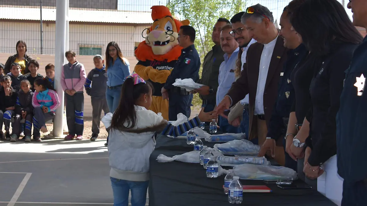 Autoridades que participan en el programa