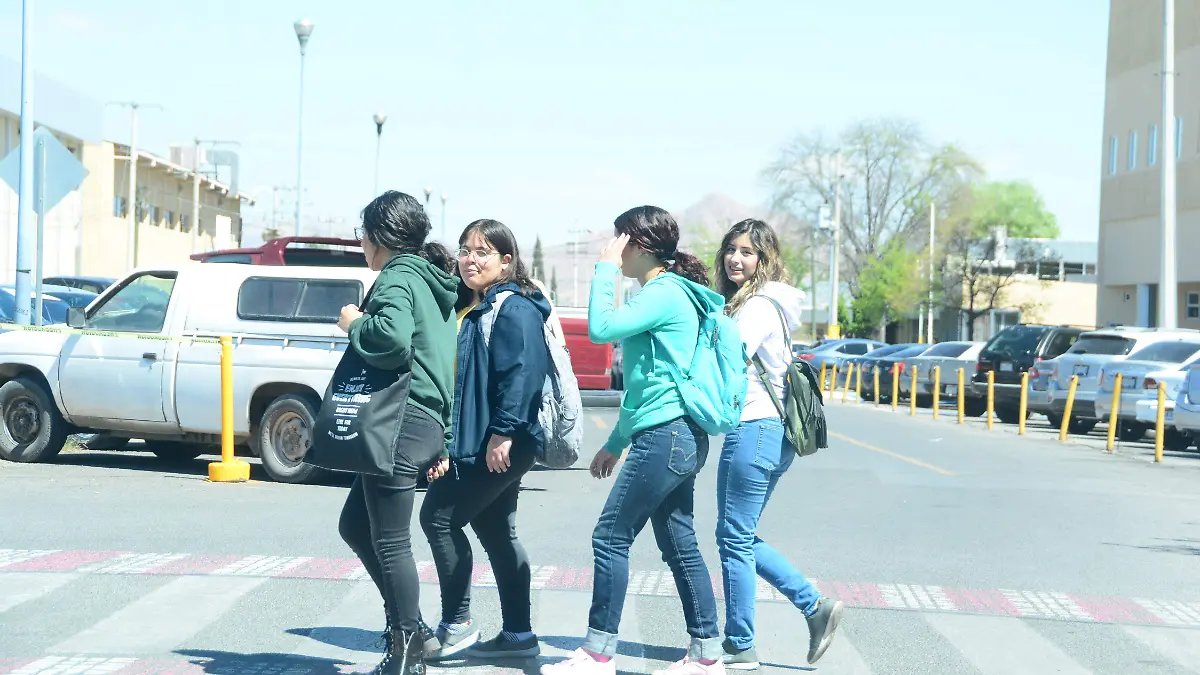 Estudiantes de la uach,camaras y vigilancias (3)