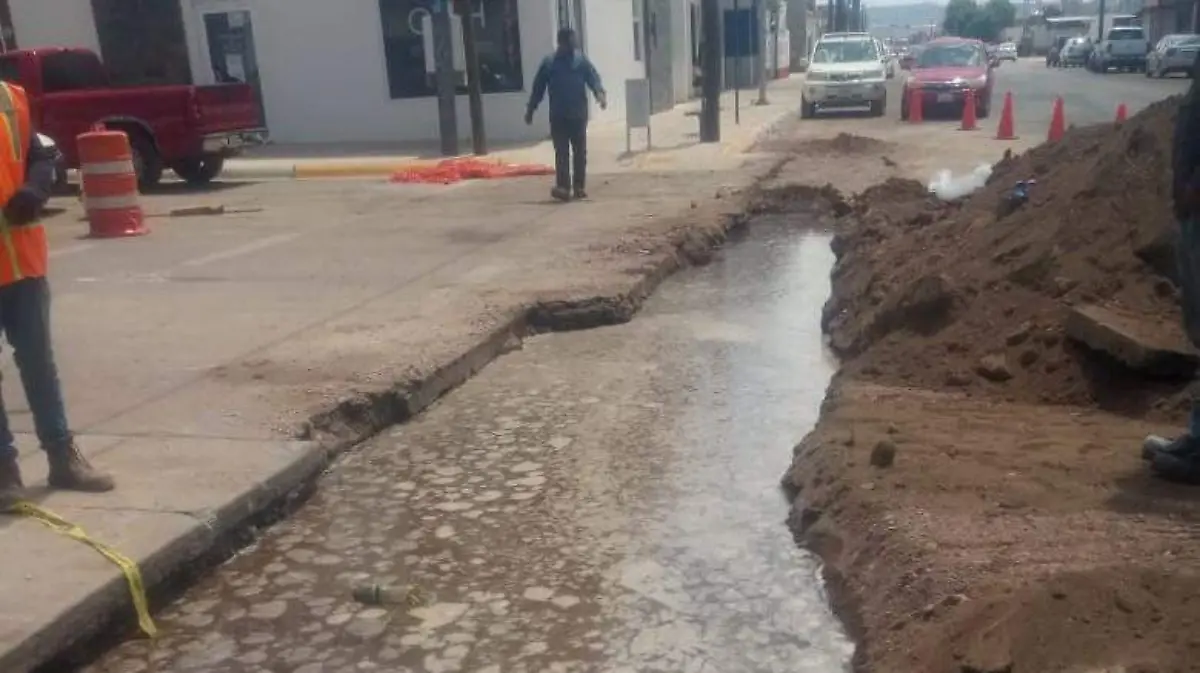 1 JMAS cobra 88 mil pesos a Coprofusa por fugas de agua a causa de instalación de líneas de gas - copia