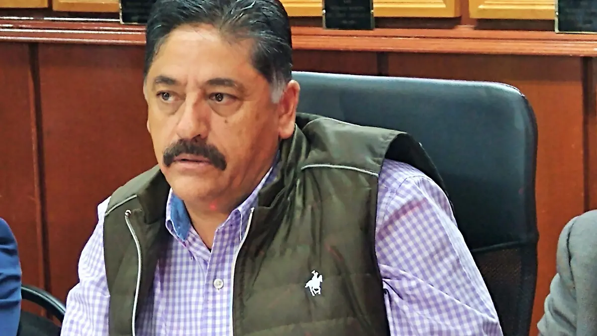 1 Denuncia Carlos Tena que policías estatales rodearon su casa - copia