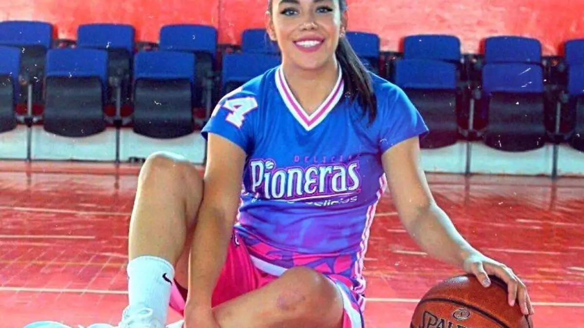 IVANA GUTIERREZ con Mexcaltecas de Nayarit
