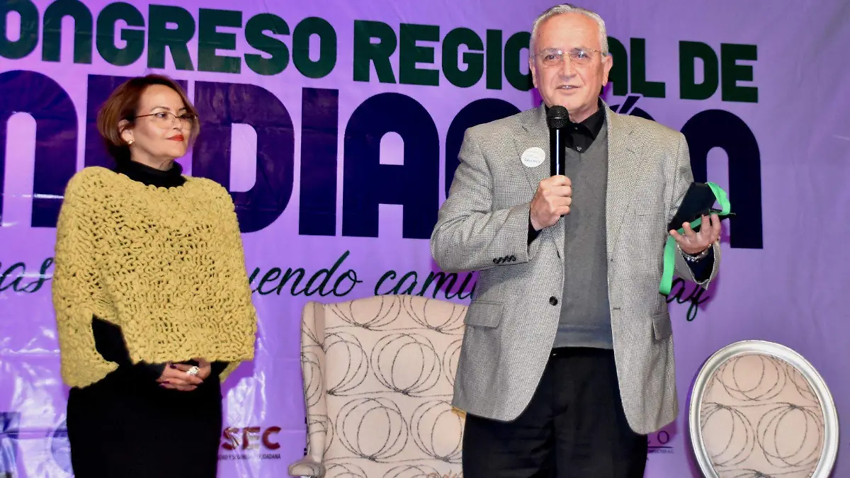 1 No descarta Beto Pérez volver a buscar la Alcaldía de Cuauhtémoc IMAGEN HUMBERTO P. M. RECIBIÓ LA MEDALLA AL M. P. EN 2018 FOTO MARIBEL AL