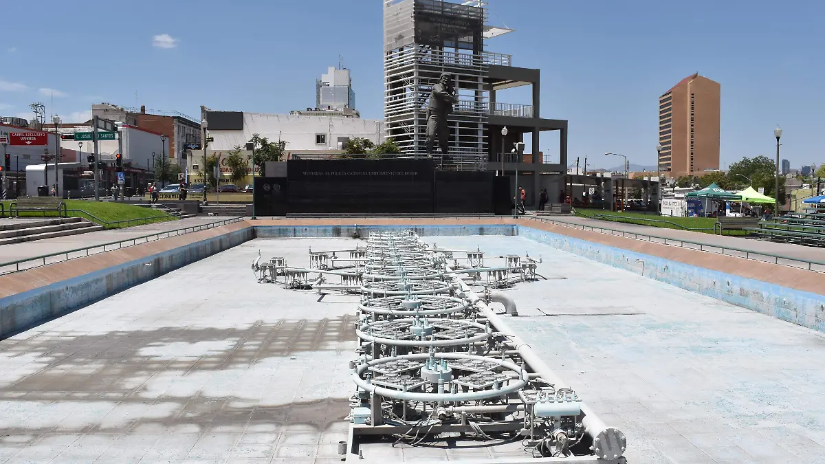 EN ABANDONO FUENTES DANZARINAS  (6)