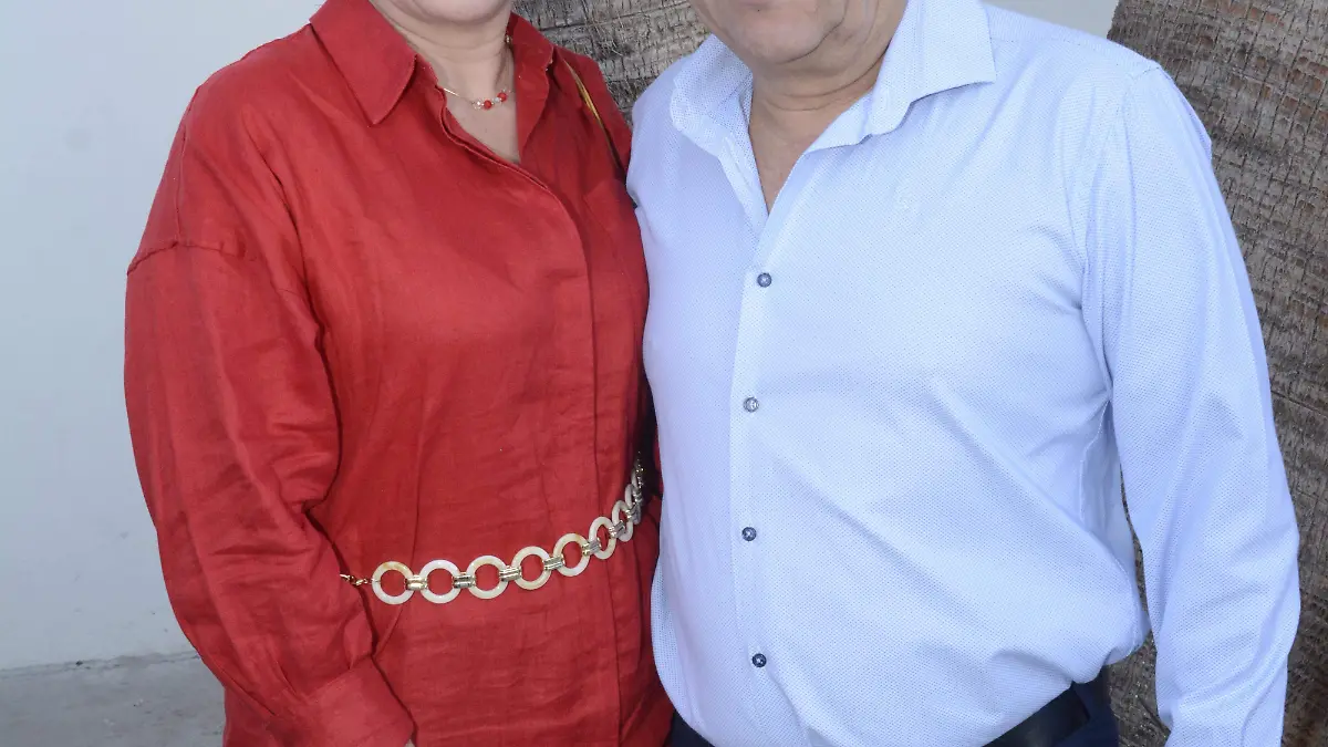 2 JAVIER KURAMURA Y LETICIA AGUILERA