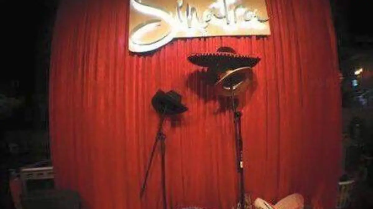 FACEBOOK SINATRA CANTA BAR