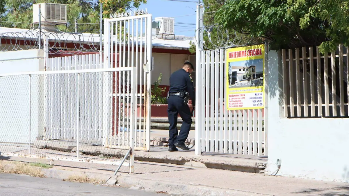 escuela primaria Quetzalcóatl policia 