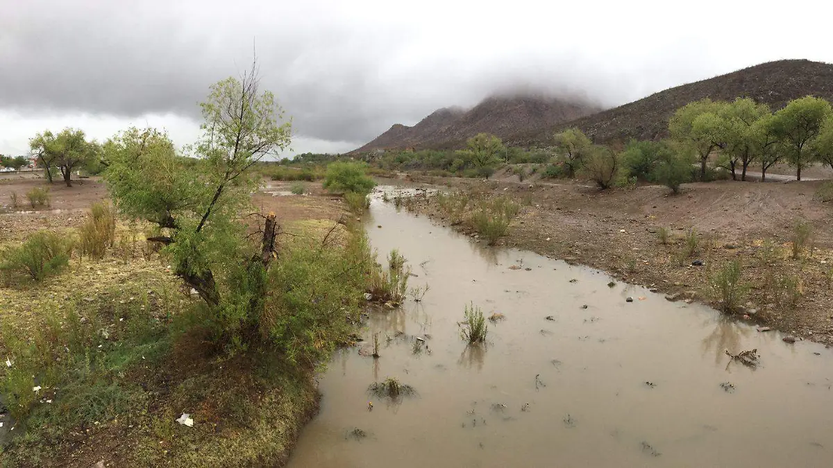 Río sacramento lluvia clima chihuahua