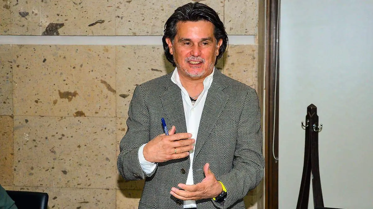 Fernando Mares