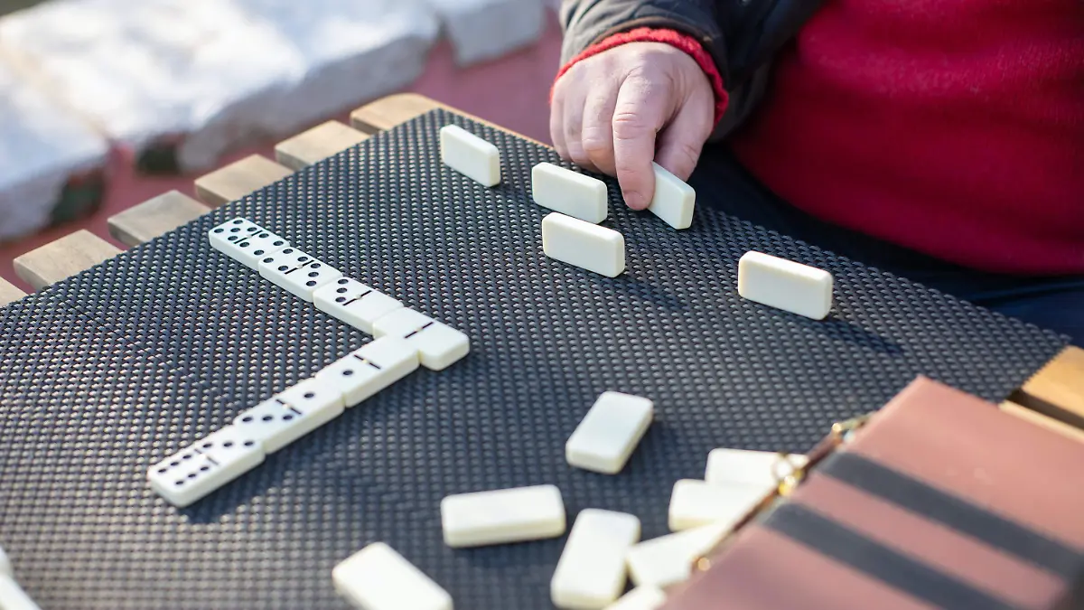 pexels-kampus-production-6838573