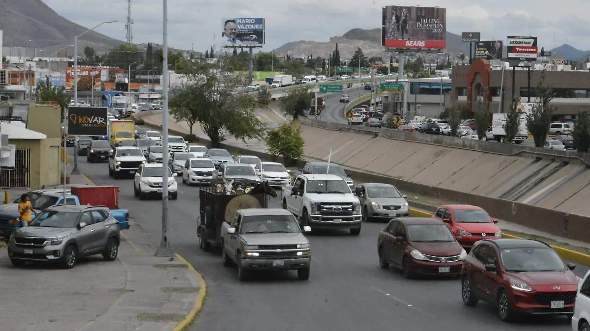 tráfico | tránsito | embotellamiento | caos vial