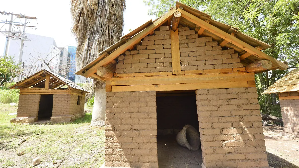 tec de monterrey  (50)