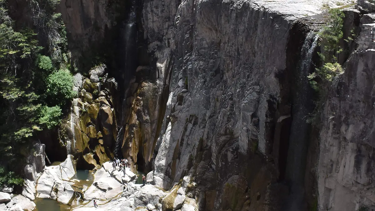 CASI SIN AGUA LA CASCADA DE CUSARARE (17)