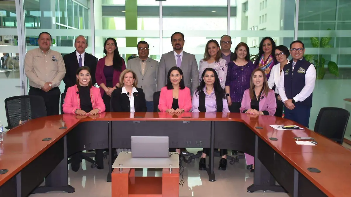 panel mujeres presidentas upch
