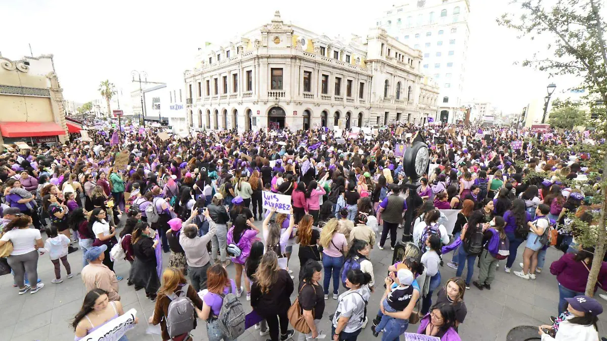 mujeres march
