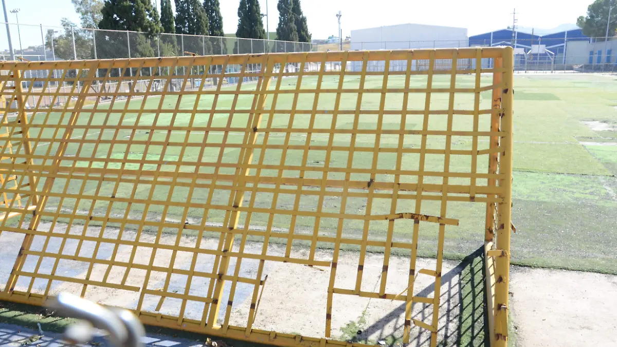 canchas de fut bol dañadas (5)