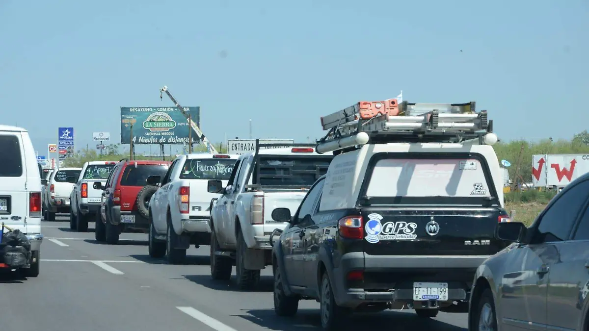 Vehiculos en caravana 3
